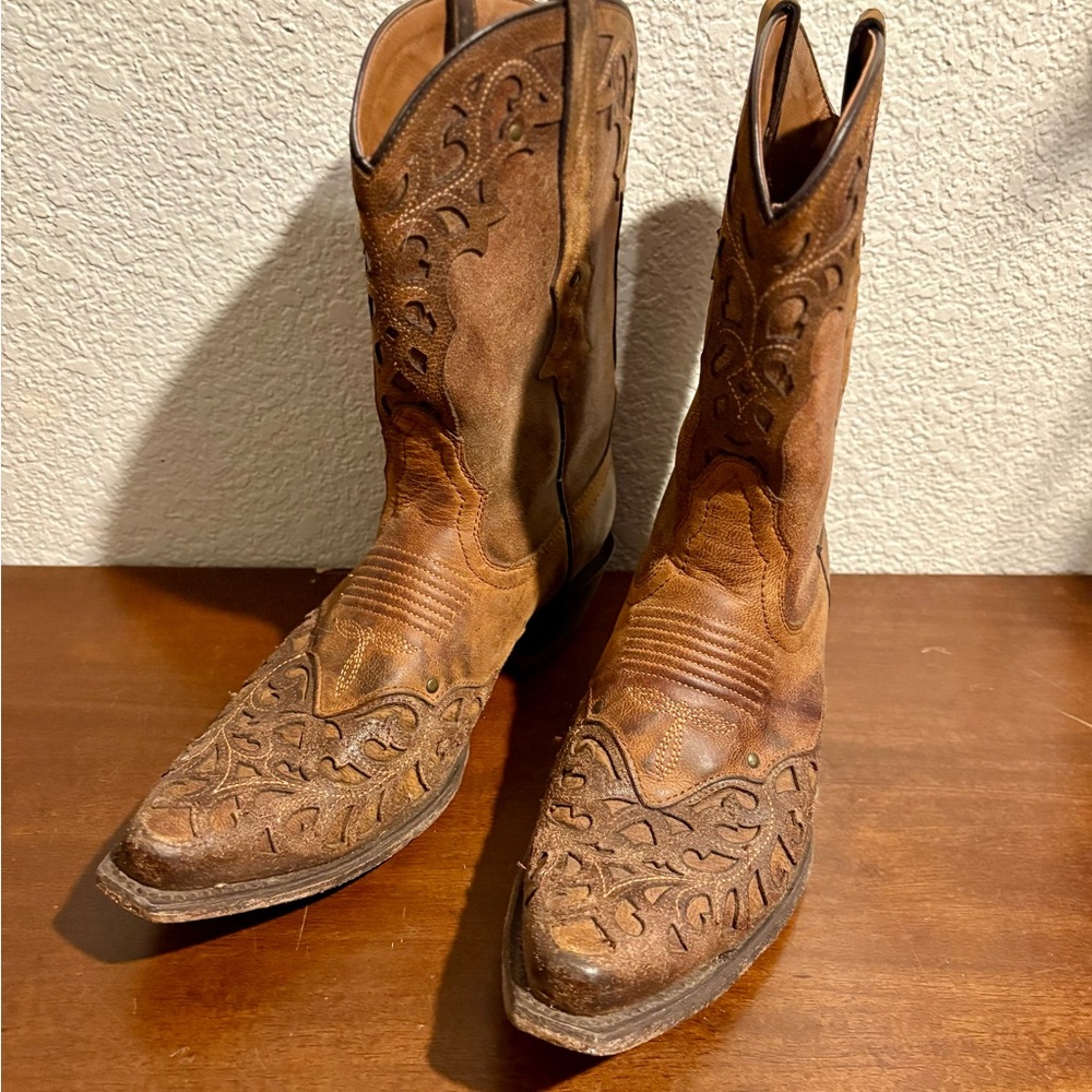 Ariat Brown Western Boots with Detailed Cutouts